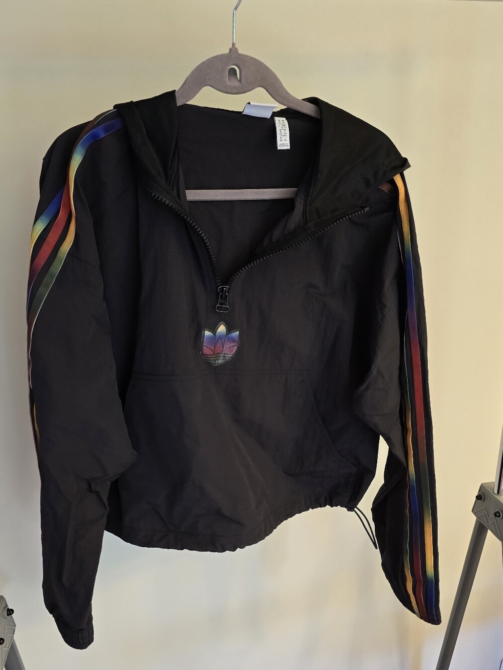 Adidas Black Rainbow Stripe Pride Hooded Windbreaker Jacket Long Sleeve Size XL